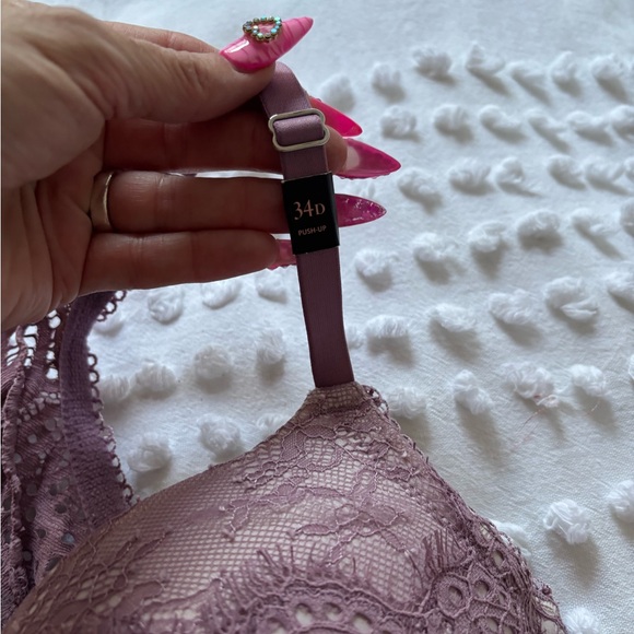 Victoria's Secret Pink Lace Bra with Underwire - Picture 3 of 4